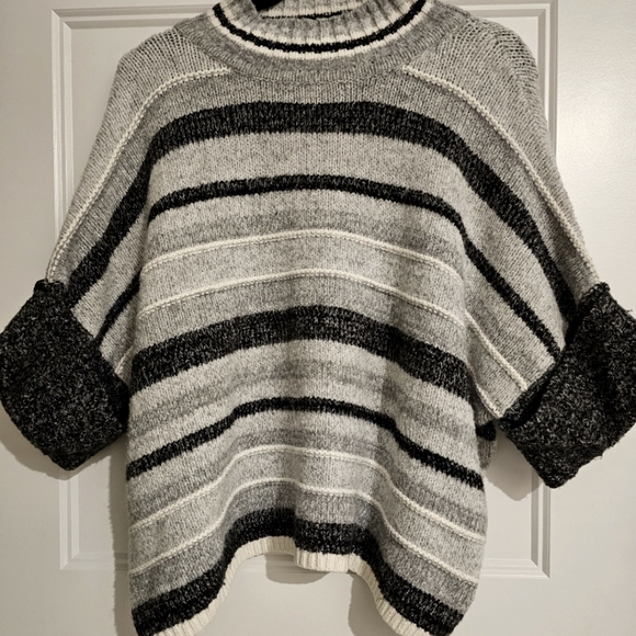 Pink Lily Striped Oversized Sweater sz small - Picture 3 of 5